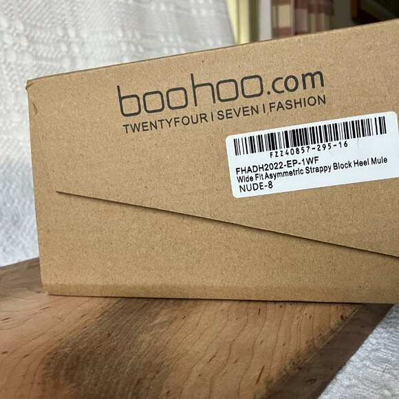 NWB Boohoo Strappy Block Heel Mule Nude Size US 8 EU41 Wide - Picture 11 of 11